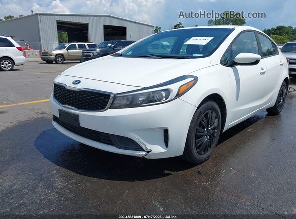 3KPFK4A71HE120108 2017 KIA FORTE Белый Вид спереди