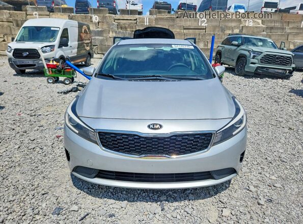 3KPFK4A71JE188804 2018 KIA FORTE Silver Widok z przodu