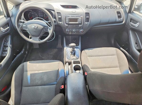 3KPFK4A71JE188804 2018 KIA FORTE Silver Widok deski rozdzielczej