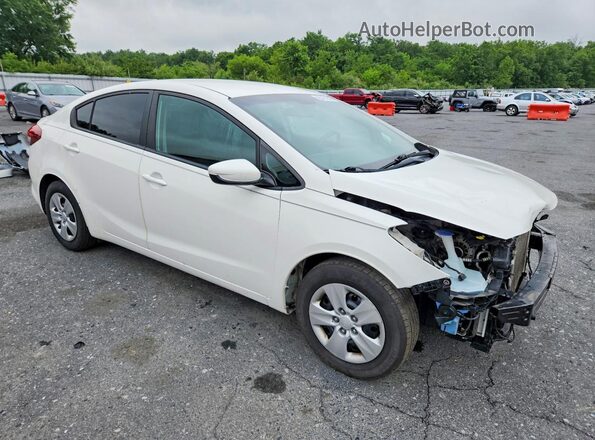 3KPFK4A72HE054541 2017 KIA FORTE White Front right