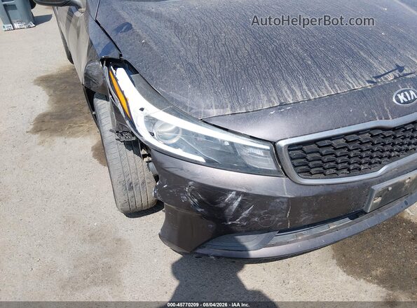 3KPFK4A72HE063501 2017 KIA FORTE Dark Brown Widok z przodu