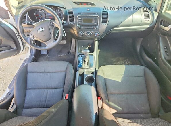 3KPFK4A72HE070657 2017 KIA FORTE White Вид панелі приладів