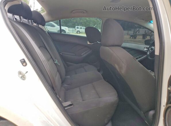 3KPFK4A72HE070657 2017 KIA FORTE White Вид задніх сидінь