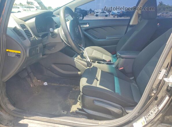 3KPFK4A72HE077530 2017 KIA FORTE Черный Вид салона спереди