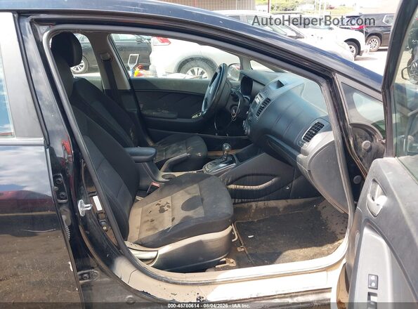 3KPFK4A72HE098880 2017 KIA FORTE Black წინა სალონის ხედი