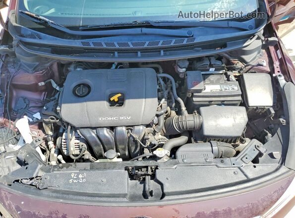 3KPFK4A72HE103723 2017 KIA FORTE Burgundy Widok wnętrza z tyłu