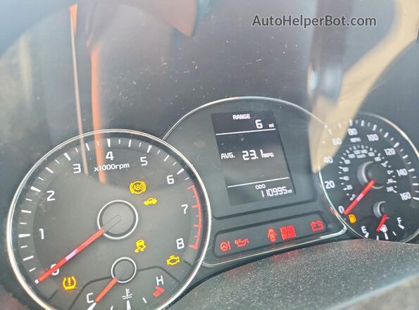 3KPFK4A72HE104967 2017 KIA FORTE Black Instrument cluster view