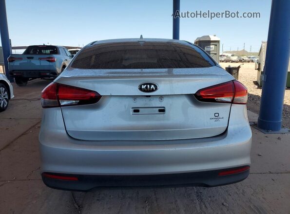 3KPFK4A73JE276088 2018 KIA FORTE Silver უკანა ხედი