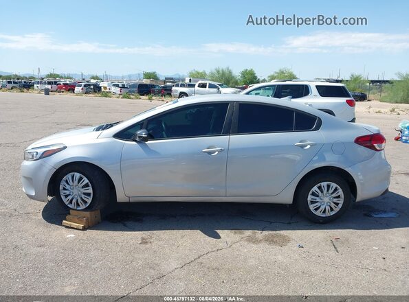 3KPFK4A74HE017779 2017 KIA FORTE Silver 360 interior view