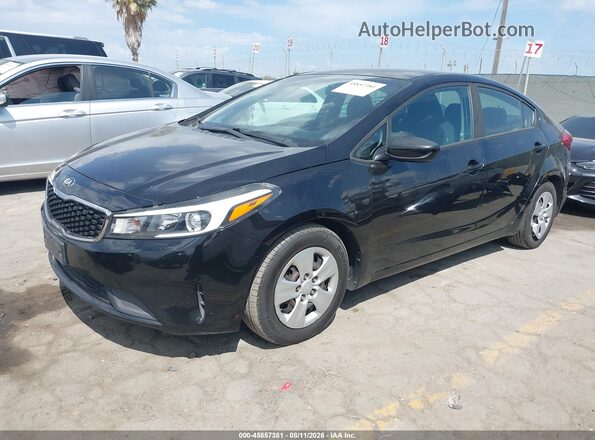 3KPFK4A74HE024375 2017 KIA FORTE Black Առջևի ձախ երեք քառորդ տեսարան