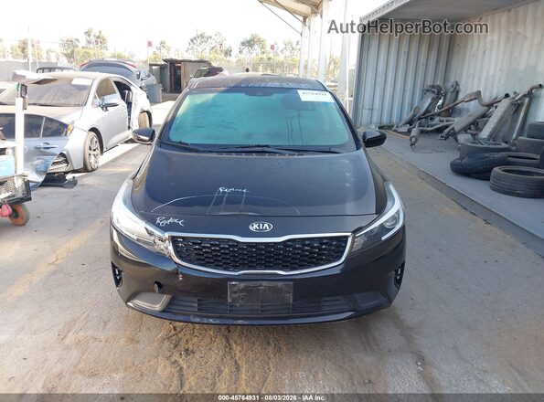 3KPFK4A74HE048966 2017 KIA FORTE Black Սարքավորումների վահանակի տեսք