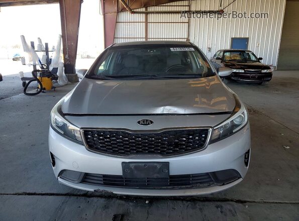 3KPFK4A74HE096967 2017 KIA FORTE Silver Widok z przodu