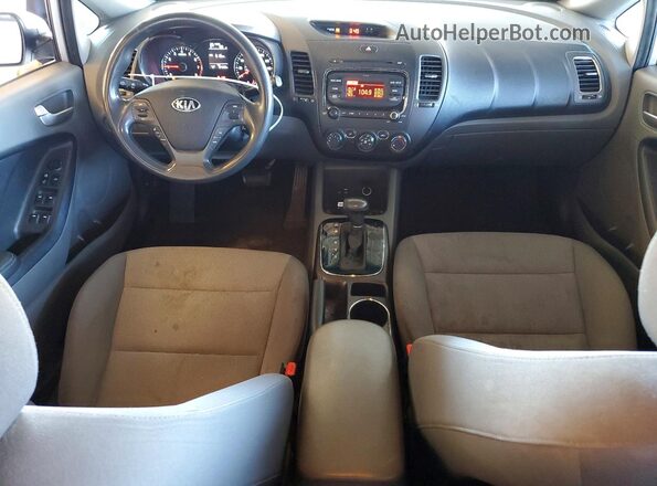 3KPFK4A74HE096967 2017 KIA FORTE Silver Widok deski rozdzielczej