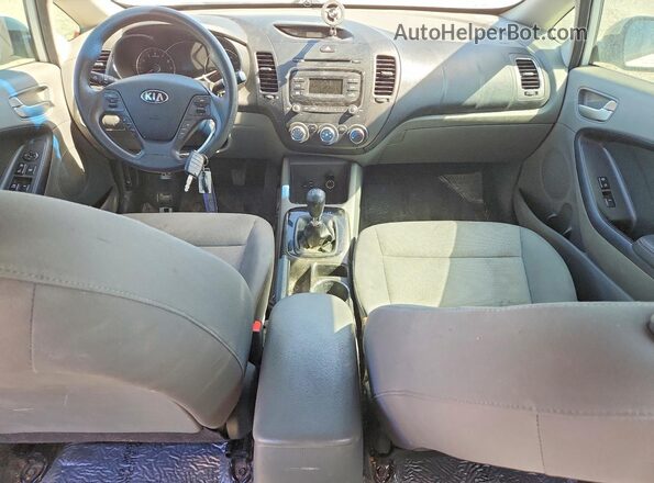 3KPFK4A74HE150784 2017 KIA FORTE White Dashboard view