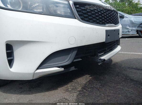 3KPFK4A75HE062097 2017 KIA FORTE White Widok z przodu