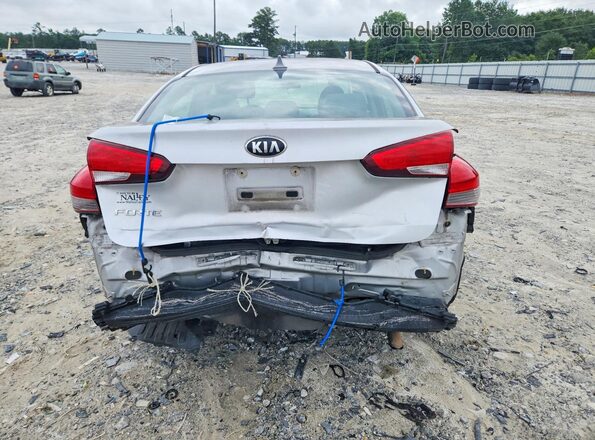 3KPFK4A75HE161034 2017 KIA FORTE Silver Вид ззаду