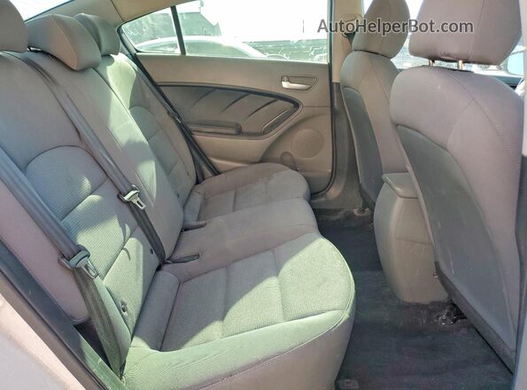 3KPFK4A76HE058334 2017 KIA FORTE White Вид задніх сидінь
