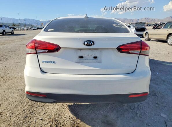 3KPFK4A76HE058334 2017 KIA FORTE White Вид ззаду