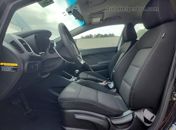 3KPFK4A76HE130357 2017 KIA FORTE Black 