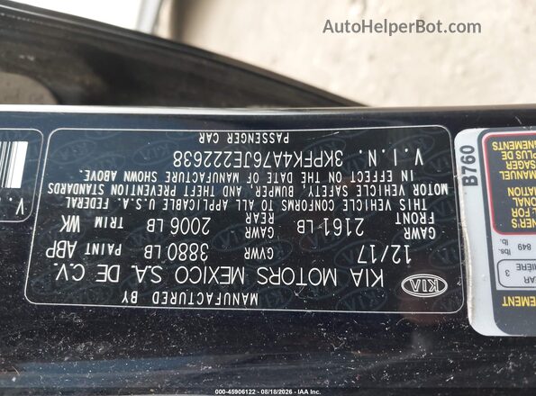 3KPFK4A76JE222638 2018 KIA FORTE Black Vista del compartimento del motor