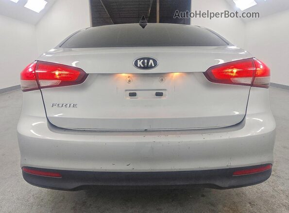 3KPFK4A76JE230710 2018 KIA FORTE Серебряный Вид сзади