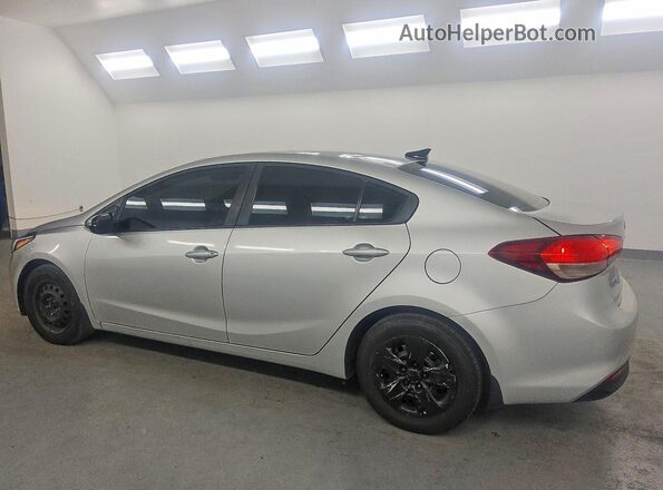 3KPFK4A76JE230710 2018 KIA FORTE Серебряный Задняя левая четверть