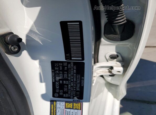 3KPFK4A77HE012351 2017 KIA FORTE White Շարժիչի բաժամունքի տեսք