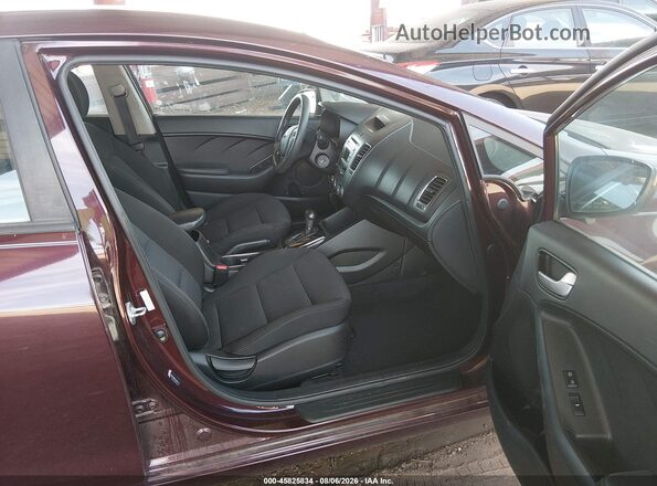 3KPFK4A77HE081671 2017 KIA FORTE Maroon Widok wnętrza z przodu