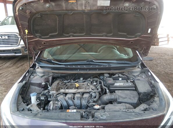 3KPFK4A77HE081671 2017 KIA FORTE Maroon Widok z tyłu
