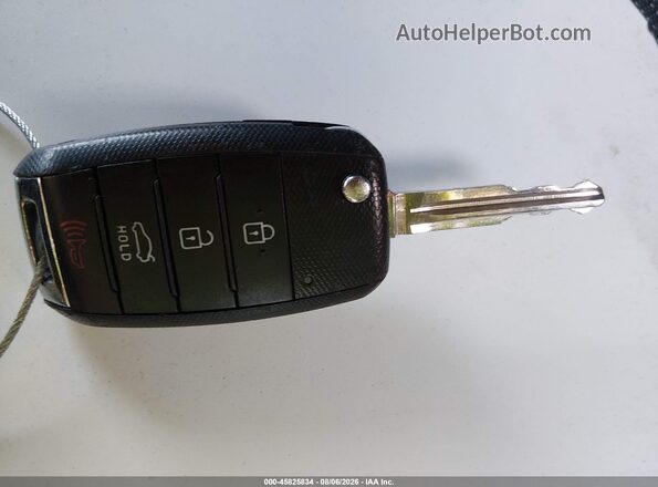 3KPFK4A77HE081671 2017 KIA FORTE Maroon Widok deski rozdzielczej