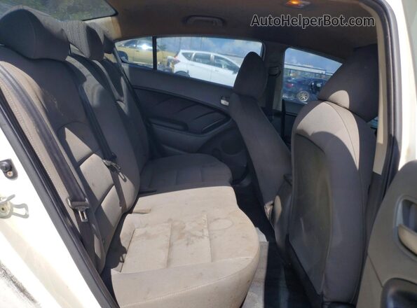 3KPFK4A77HE107637 2017 KIA FORTE Белый Вид задней части салона