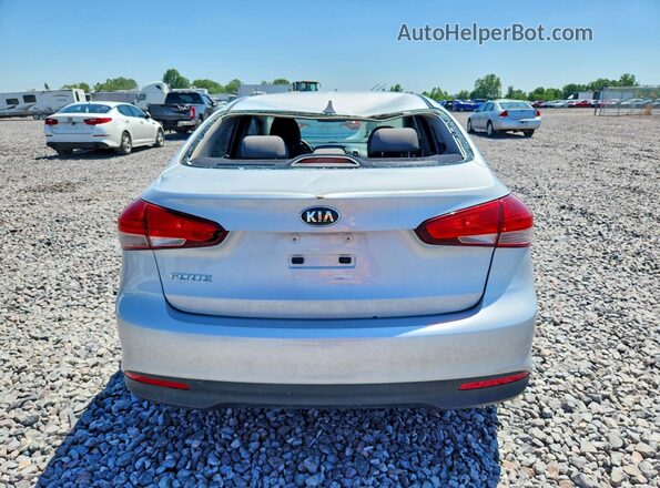 3KPFK4A77HE153906 2017 KIA FORTE Серебряный Вид сзади