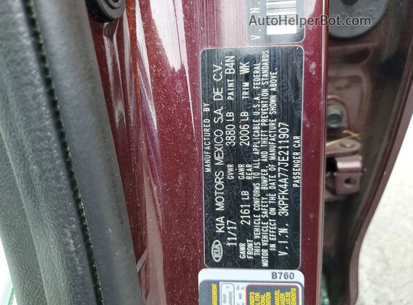 3KPFK4A77JE211907 2018 KIA FORTE Maroon Widok komory silnika