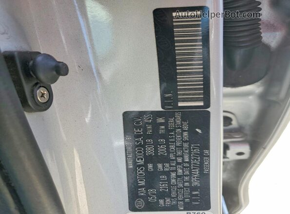 3KPFK4A77JE271671 2018 KIA FORTE Gray Widok komory silnika
