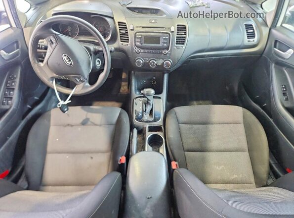 3KPFK4A78HE092243 2017 KIA FORTE White Vista del salpicadero