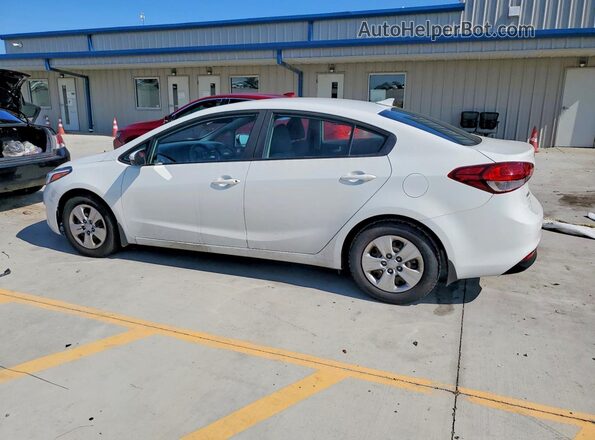 3KPFK4A78JE196236 2018 KIA FORTE White Rear left