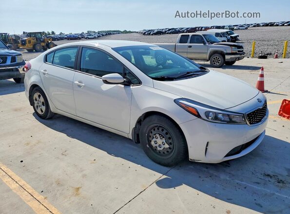 3KPFK4A78JE196236 2018 KIA FORTE White Front right