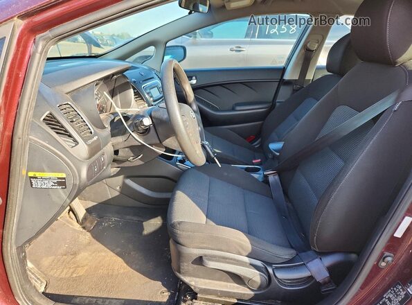 3KPFK4A78JE199475 2018 KIA FORTE Бордовый Вид салона спереди