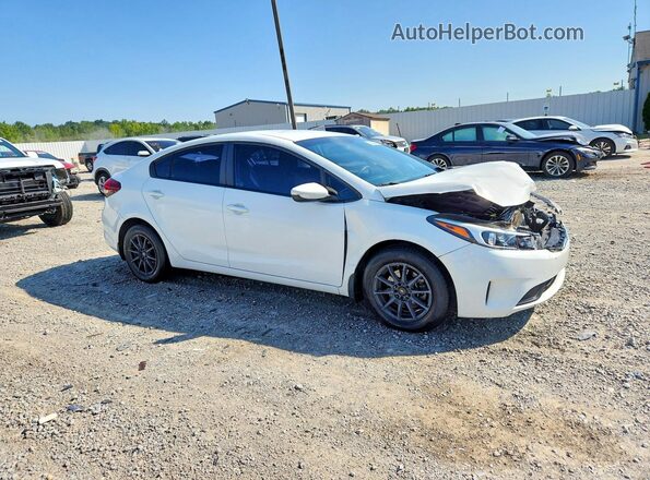3KPFK4A78JE247153 2018 KIA FORTE Белый Передняя правая четверть