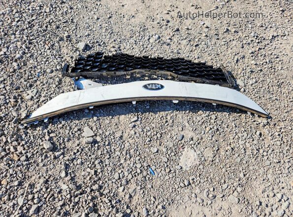 3KPFK4A78JE247153 2018 KIA FORTE Белый Вид подкапотного пространства