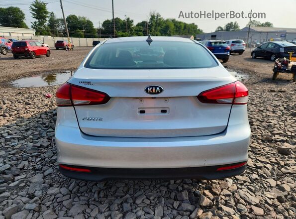 3KPFK4A78JE284302 2018 KIA FORTE Silver Widok z tyłu
