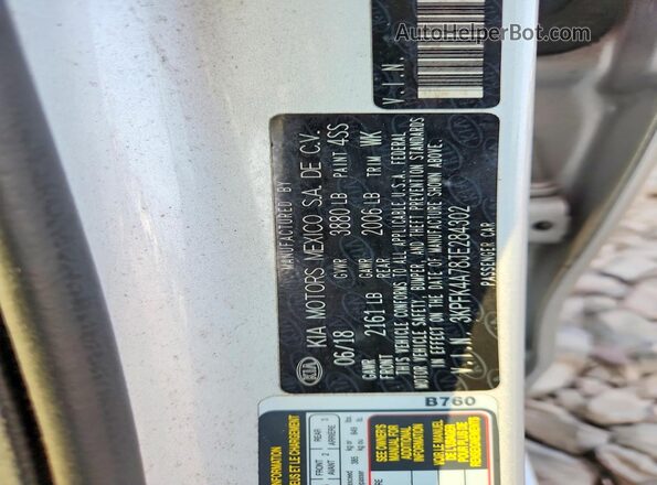 3KPFK4A78JE284302 2018 KIA FORTE Silver Widok komory silnika