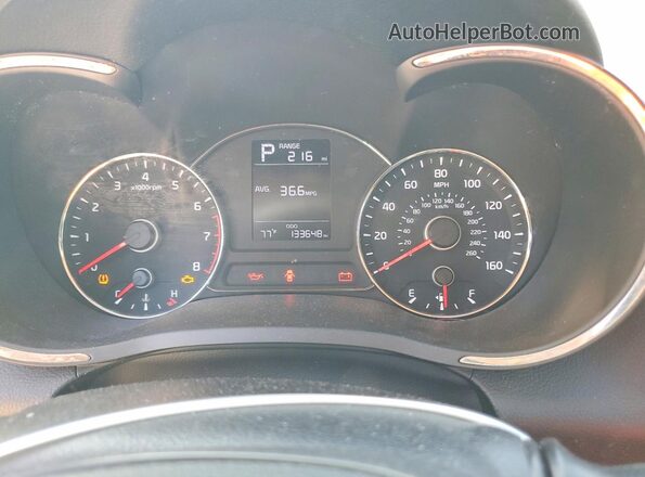 3KPFK4A79HE015803 2017 KIA FORTE Black Սարքավորումների վահանակի տեսք