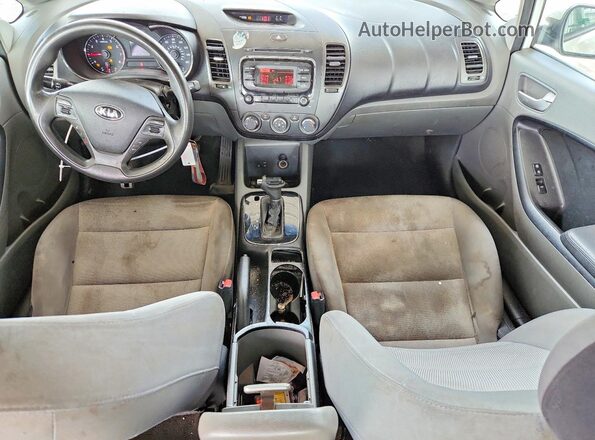 3KPFK4A79HE069764 2017 KIA FORTE White Առջևի վահանակի տեսք