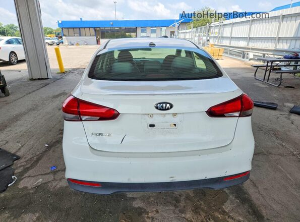 3KPFK4A79HE069764 2017 KIA FORTE White Հետևի տեսք
