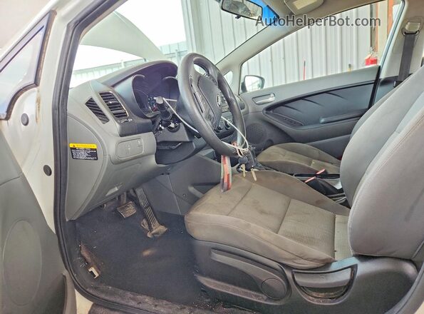 3KPFK4A79HE069764 2017 KIA FORTE White Սալոնի դիմացի տեսք