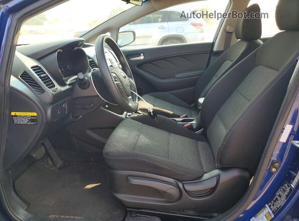 3KPFK4A79HE139117 2017 KIA FORTE Blue Widok wnętrza z przodu