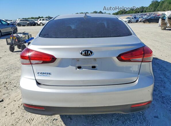 3KPFK4A79JE171572 2018 KIA FORTE Silver Вид ззаду