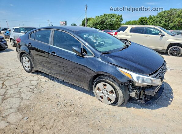 3KPFK4A79JE226912 2018 KIA FORTE Black Front right