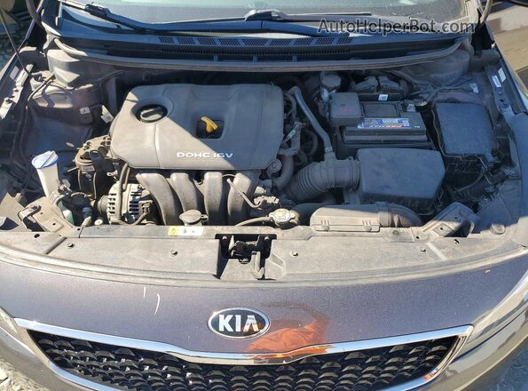 3KPFK4A7XHE081700 2017 KIA FORTE Gray უკანა სალონის ხედი